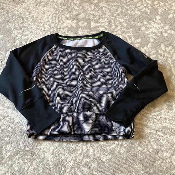 Girls Nike sweatshirt - Picture 1 of 1